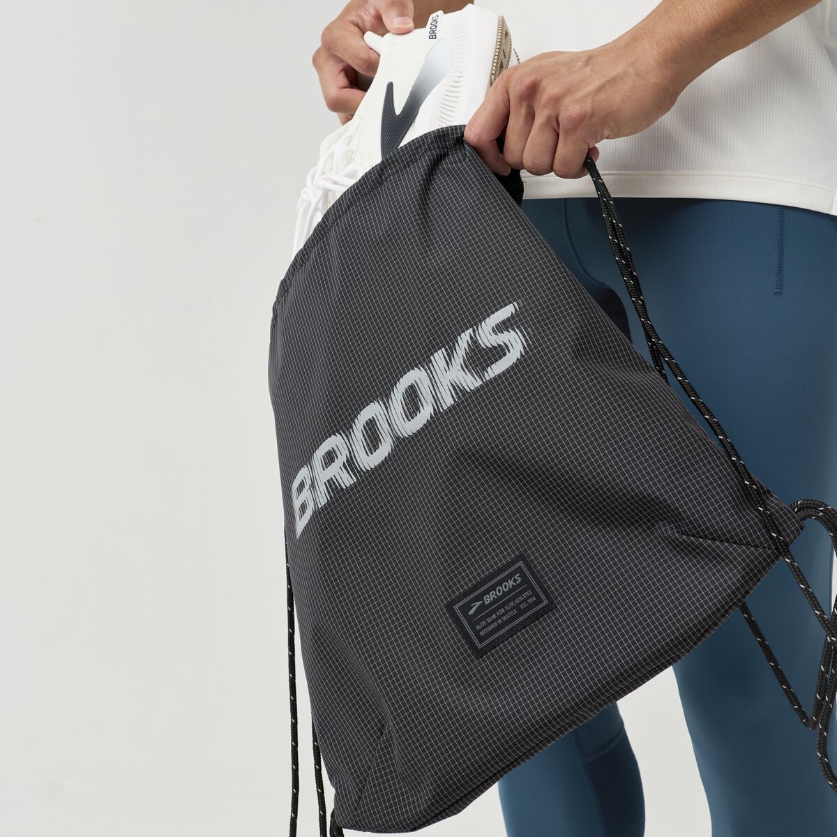 Stride Shoe Bag - Image 3